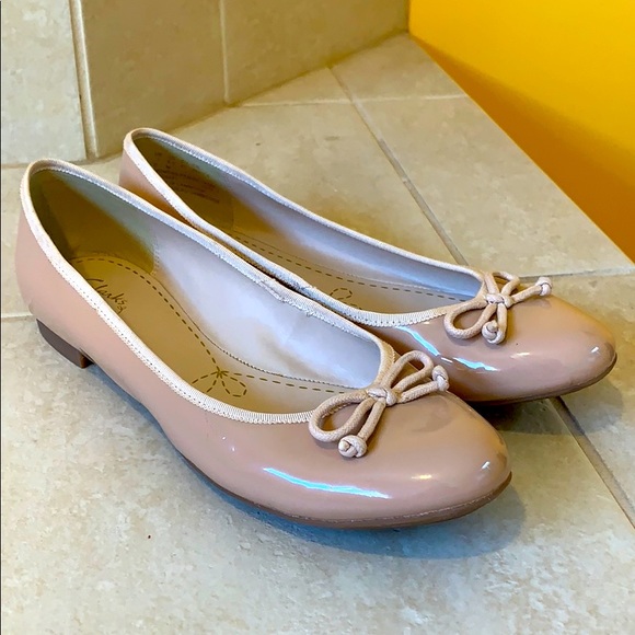 Clarks | Shoes | Clarks Nude Flats 
